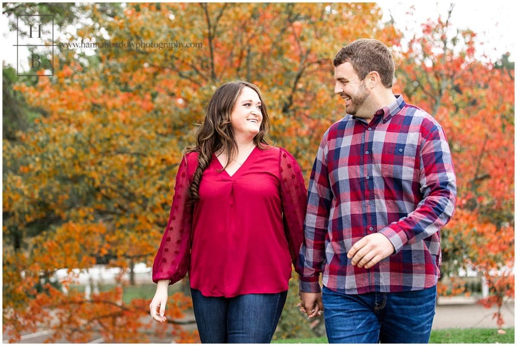 Fall Foliage Engagement Photos in Wheeling, WV - Hannah Barlow Photography