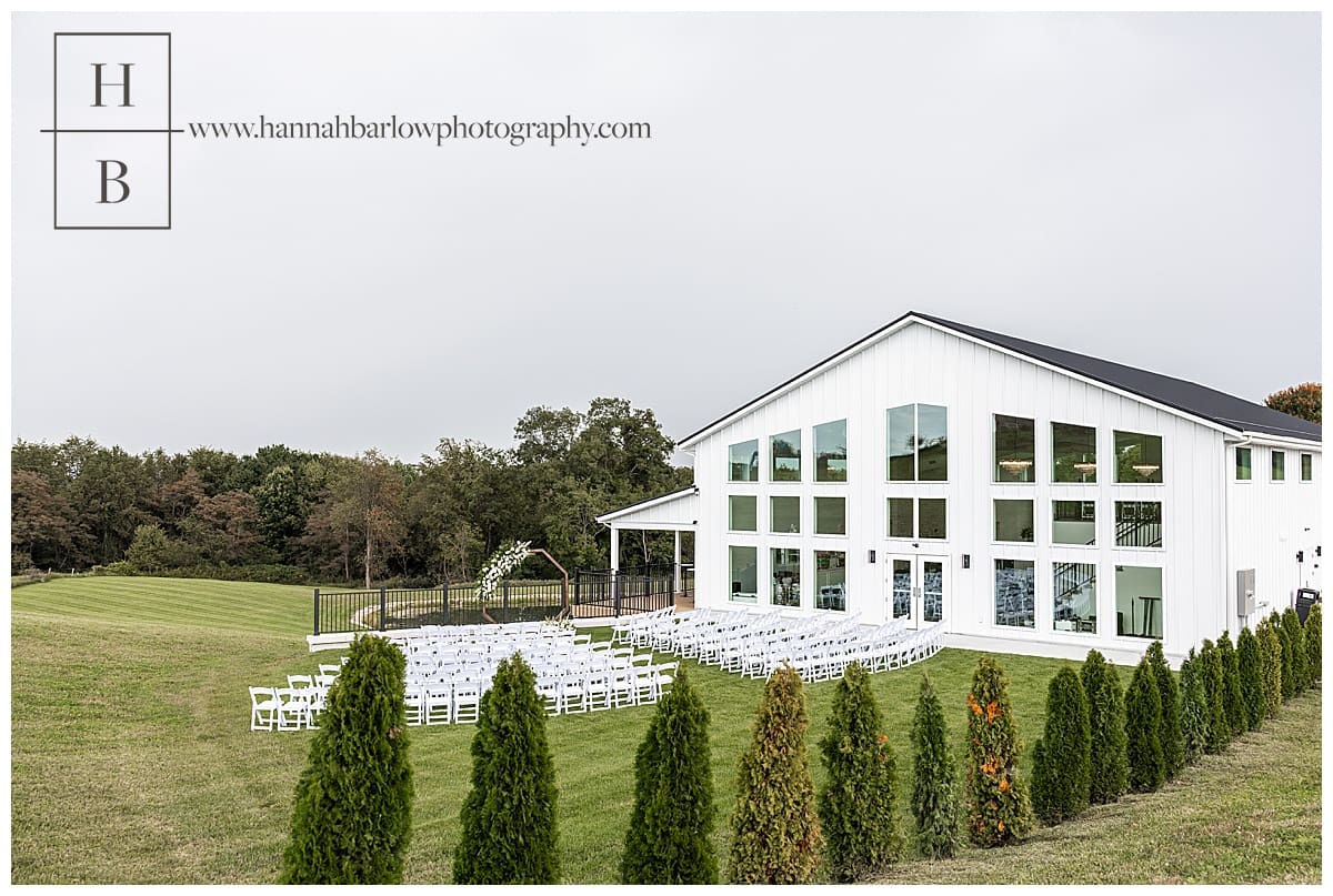 exterior view of wedding venue at crescent acres in st Clairsville Ohio